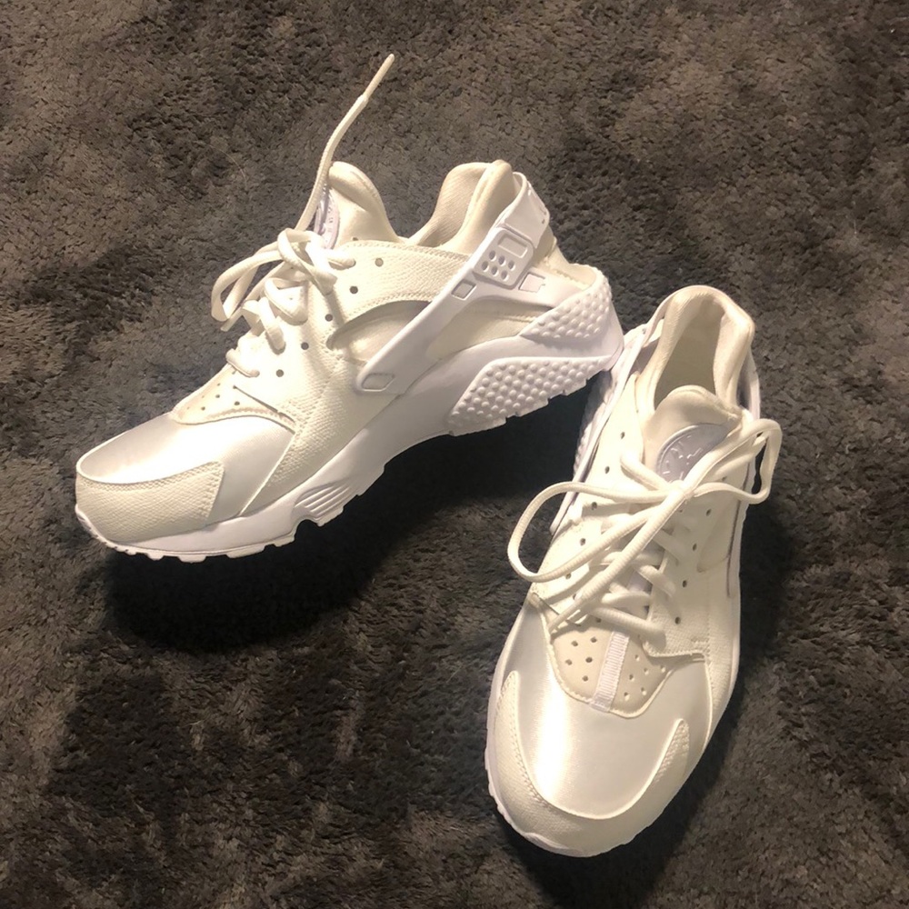NIKE AIR HUARACHE
